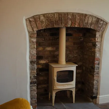 2 Bridge View * 塞尔比