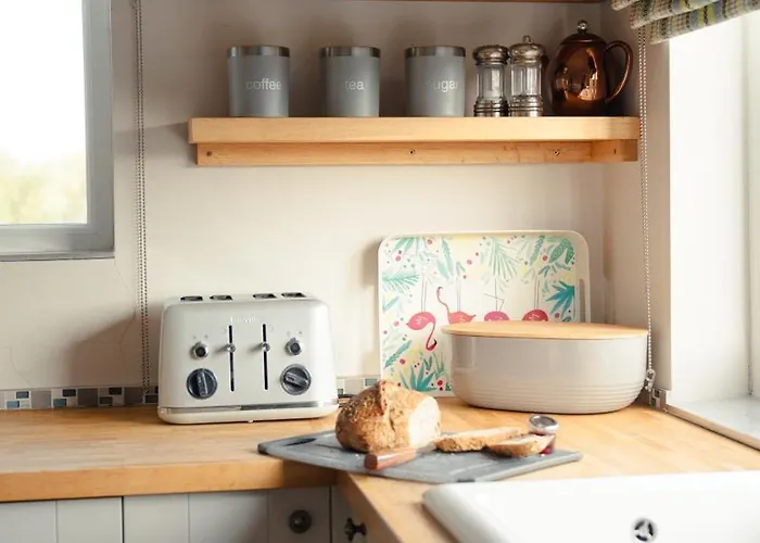 2 Bridge View * Selby